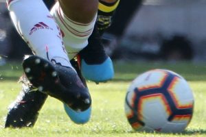 Fútbol chileno tiene a los jugadores más longevos y de menor estatura de las ligas latinoamericanas