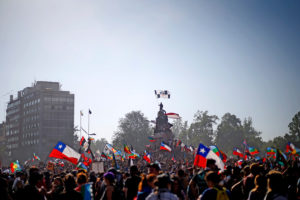 Encuesta: 53% de inmigrantes pretende permanecer en Chile tras estallido social