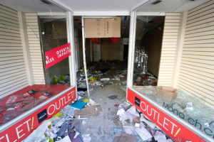 Caída histórica del comercio minorista: Valparaíso y Bío Bío los más afectados