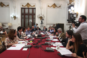 Mesa Técnica asegura que extranjeros sí pueden votar en plebiscito constituyente