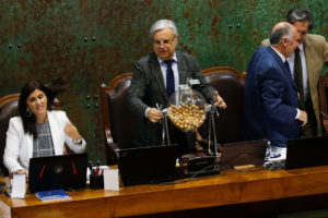 Opositores dominan comisión revisora de acusación constitucional contra intendente Guevara