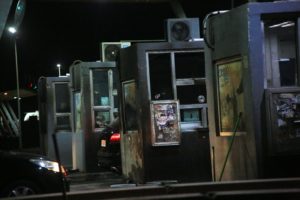 Decretan prisión preventiva para sujetos que intentaron quemar casetas de peaje en Puente Alto