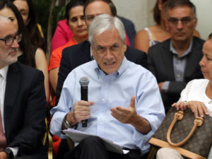 Piñera llama a los políticos a actuar con “unidad” en estos “tiempos difíciles”