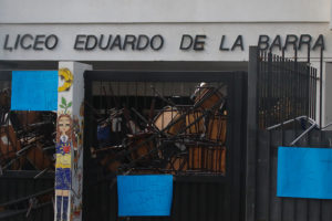 Suspenden PSU en Liceo Eduardo de la Barra en Valparaíso tras toma