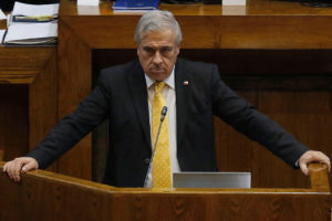 Los argumentos que entregó Mañalich a Comisión Investigadora para asegurar que civiles 