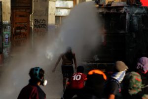 Carabineros confirma detención por efectivos de civil en el cerro Santa Lucía