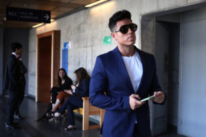 VIDEO | El momento exacto en que Bruno Zaretti arranca de la prensa tras formalización