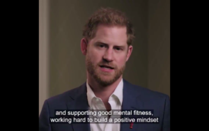 Harry llega a Buckingham para liderar sorteo de rugby