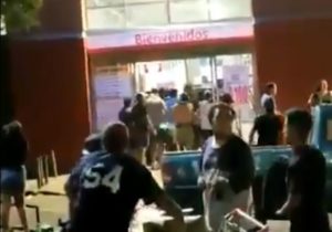 Desconocidos saquearon tres supermercados en Quilicura