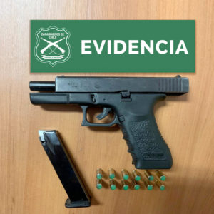 Detienen a joven con arma de fogueo en sede de la PSU en Quilicura