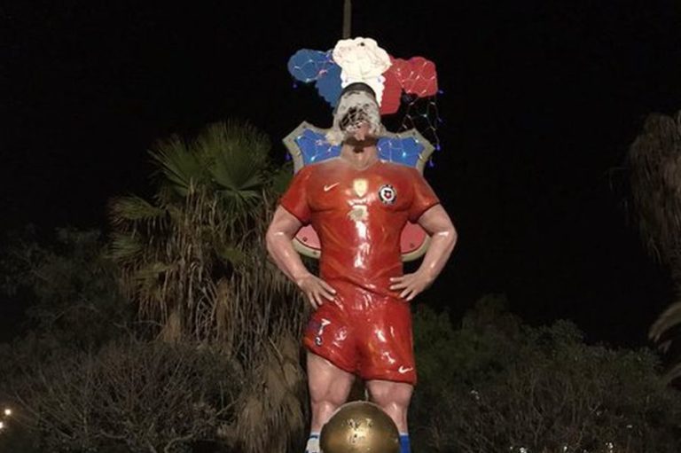 Destruyen estatua de Alexis Sánchez en Tocopilla
