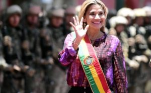 Tribunal Constitucional de Bolivia extiende mandato de Gobierno interino
