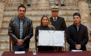 Presidenta interina de Bolivia pidió la renuncia de todos sus ministros