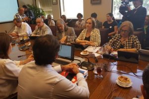 Con voto UDI: Comisión de Trabajo del Senado aprueba en general el proyecto de 40 horas
