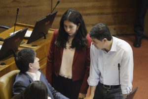 Oposición cuestiona propuesta de Chile Vamos para conseguir paridad de género