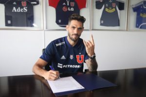 Joaquín Larrivey fue oficializado como refuerzo de la Universidad de Chile