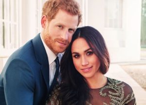 Isabel II recibe a Harry para decidir su futuro en la familia real