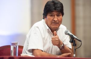 Evo Morales presenta equipo jurídico para enfrentar acusaciones del Gobierno boliviano