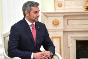 Presidente de Paraguay, Mario Abdo, fue diagnosticado con dengue