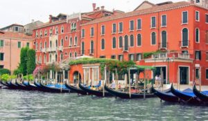 Así luce Venecia sin agua en sus canales