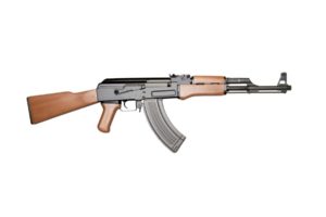Formalizan a cinco personas por presunta compra ilegal de fusil AK-47