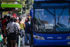 Transportes advierte que tarifa del Transatiago podría subir dependiendo de los costos