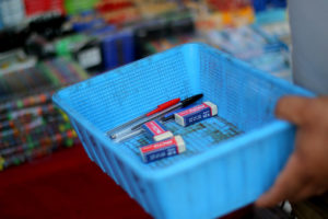 Seremi de Salud fiscaliza útiles escolares