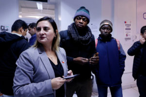 Gobierno respalda a seremi de Valparaíso tras recibir un huevo en la cabeza