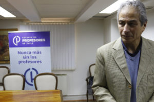 Colegio de Profesores prepara sus elecciones para un mes antes del plebiscito