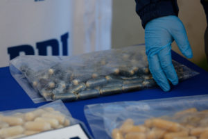 Dos detenidos por trasladar 176 ovoides con cocaína en Iquique
