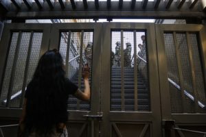 Cuatro estaciones del Metro permanecen cerradas por disturbios en el exterior