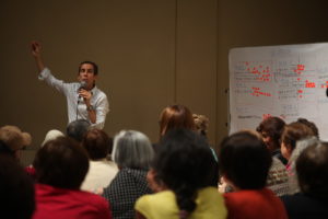 Felipe Alessandri retrocede y se disculpa con los 