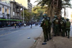 Carabineros realiza cursos de “diálogo con manifestantes”, uso de la fuerza y DD.HH.