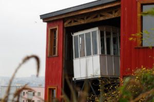 Valparaíso: Caída del ascensor Concepción deja cinco personas heridas