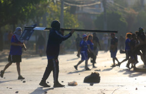 Universidad de Chile goleó a Curicó Unido en medio de manifestaciones