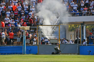 UC sanciona con 14 años a hincha detenido por desmanes en San Carlos de Apoquindo