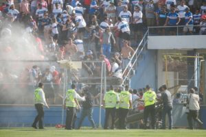 UC se querellará contra responsables de los disturbios en San Carlos de Apoquindo