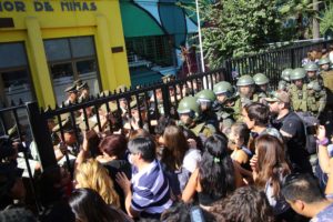 Manifestaciones se registraron durante la tercera rendición de la PSU