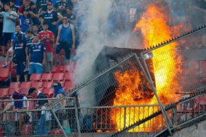 Hincha de U. de Chile recurre a la Justicia para frenar cierre de galería sur del Nacional