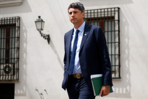 Ministro Couve y comunidad científica apoyan plan de acción por coronavirus