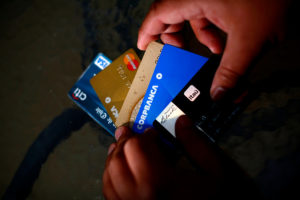 Fraudes con tarjetas aumentaron 44% en 2019 y llegaron a su máximo histórico