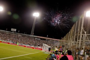 Autorizan fuegos artificiales en el Monumental para el clásico entre Colo Colo y la UC