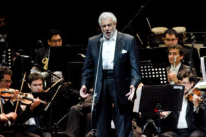 Plácido Domingo admite denuncias por acoso sexual y pide perdón a sus víctimas