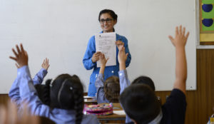 Aumento de remuneraciones y beneficios: los ejes de la campaña que busca atraer a más jóvenes a estudiar pedagogía