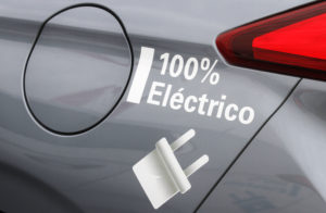 Vehículos eléctricos: ¿Cómo reaccionar ante un accidente?