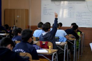 Cerca de 850 colegios iniciarán sus clases a partir de mañana lunes en Santiago