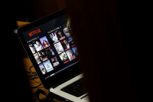 Así subirán los precios de Netflix, Spotify y otras apps por reforma tributaria