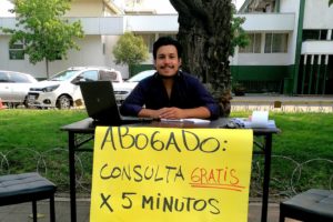 Abogado de San Fernando ofrece asesorías legales gratuitas a cambio de hablar de la nueva Constitución