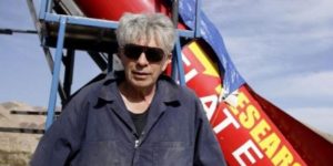 Mike Hughes: el piloto terraplanista que murió en un cohete casero intentando demostrar su teoría