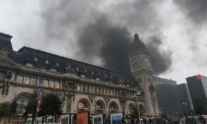 Gigantesco incendio afecta estación de trenes de Lyon en Francia